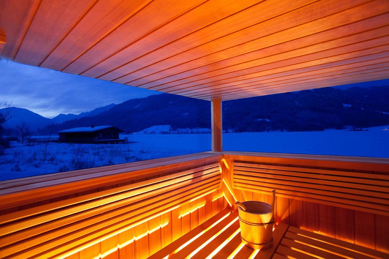 Appartementhotel Am Weissensee Bagian luar foto